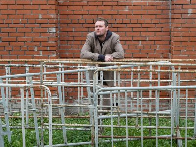 «Язвительный философ и немножко пьяненький хохмач». Слава Малахов — в тюрьме и на свободе
